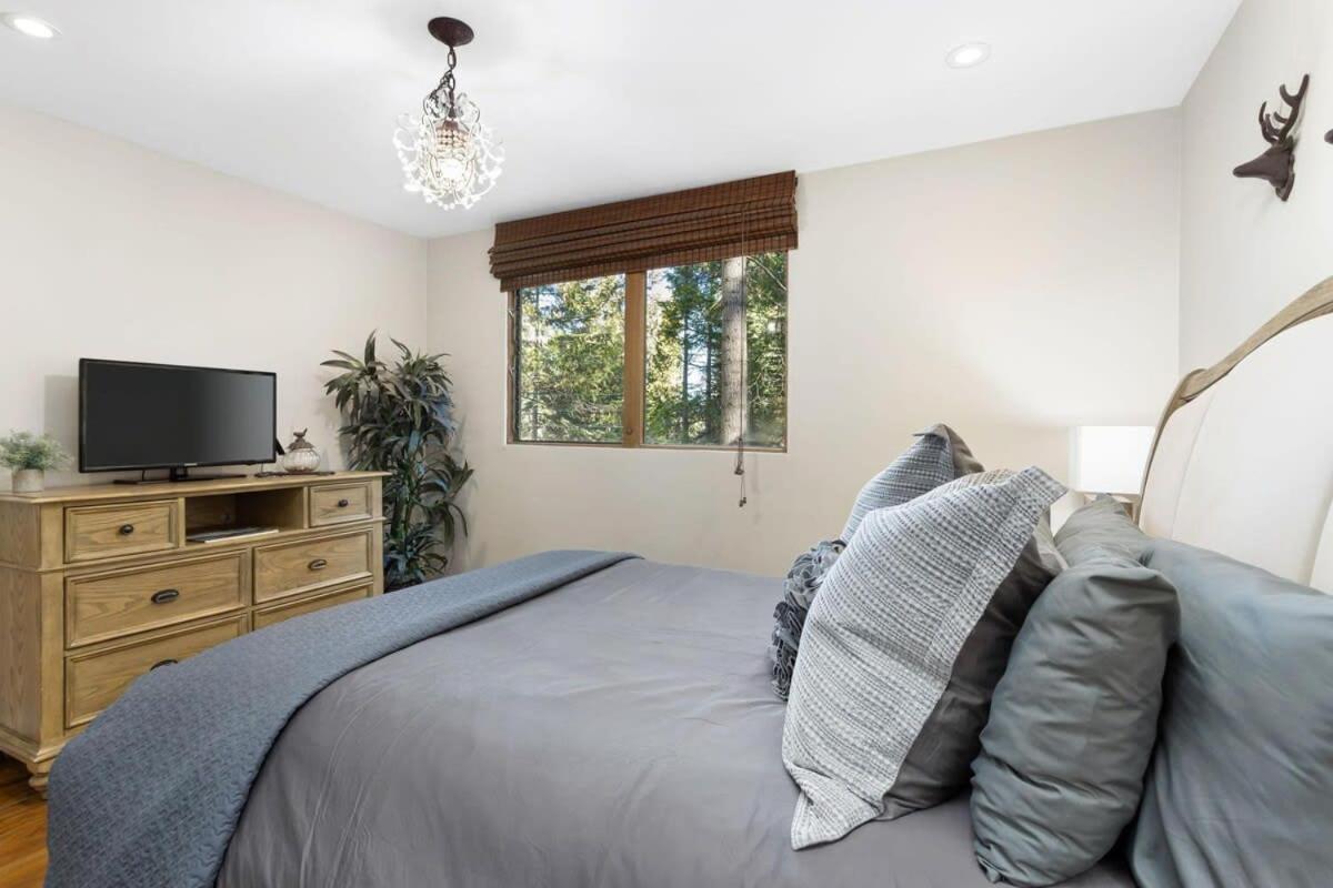 Snowflower Cabin Modern Luxe, 2 Level, 1500 Sqft, Ac, View, Dogs, Walk To Village ليك أروهيد المظهر الخارجي الصورة